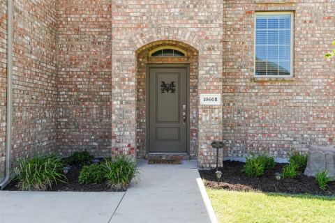 10608 Plumlee Lane, Aubrey, TX 76227 — photo 3