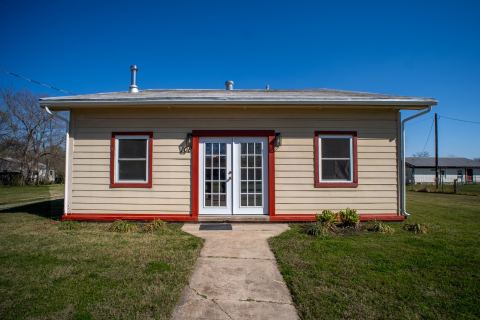 108 S Avenue C, Wortham