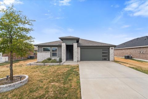 1320 Community Way, Royse City